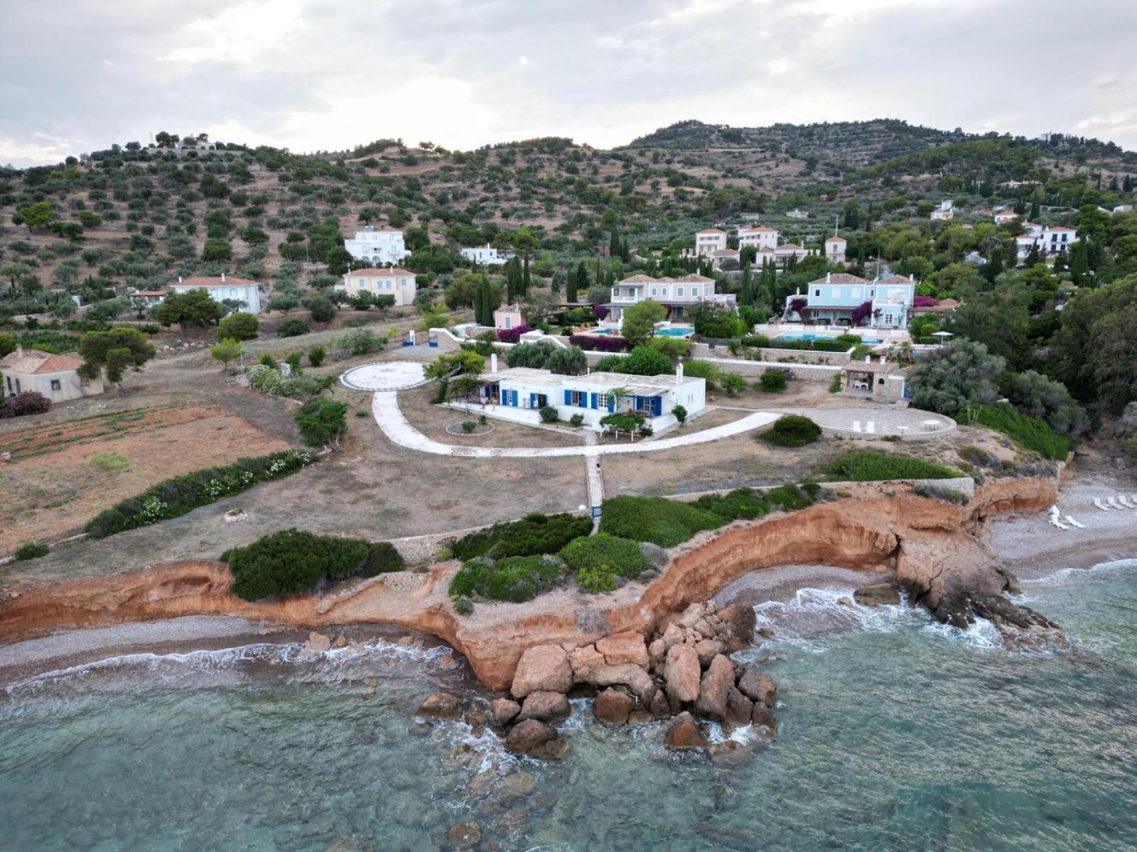 Aroura Homes 4Br Beachfront Villa Spétses Zimmer foto